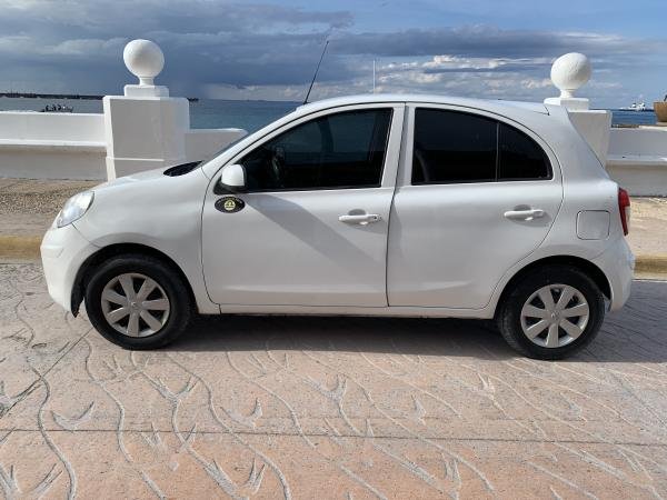 NISSAN MARCH WHITE